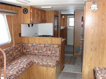 40' houseboat interior